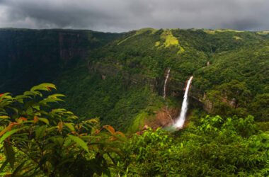 Discover Meghalaya Tour Package Cost 2026, including budget, standard and premium package prices, itinerary costs, sightseeing, hotels and travel expenses.